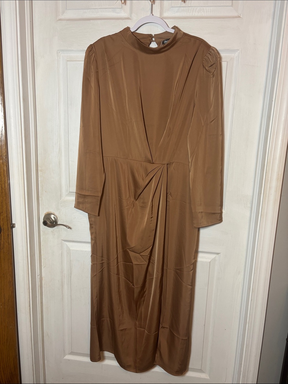 Elegant Midi Dress in Camel Brown with Twist Detail